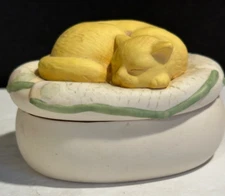 Vintage Crowning Touch Porcelain Yellow TABBY Cat Trinket Jewelry Box