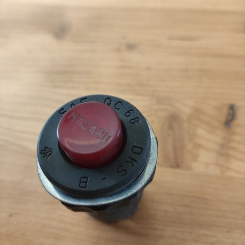 Interruttore luci emergenza BMW E10 E3 E9 - 2002 - 3.0CSI - 3.0Si - 3,3Li - Foto 2 di 3