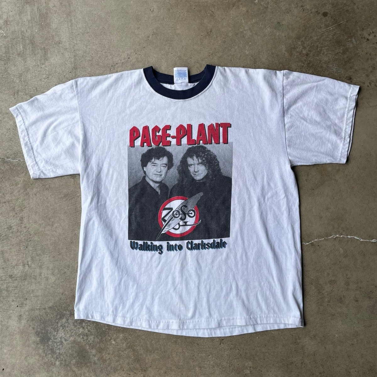 VINTAGE PAGE-PLANT WALKING INTO CLARKSDALE 1998 TOUR SHIRT RINGER