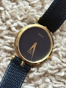 Montre homme Gucci 2000M 30 mm cadran noir quartz