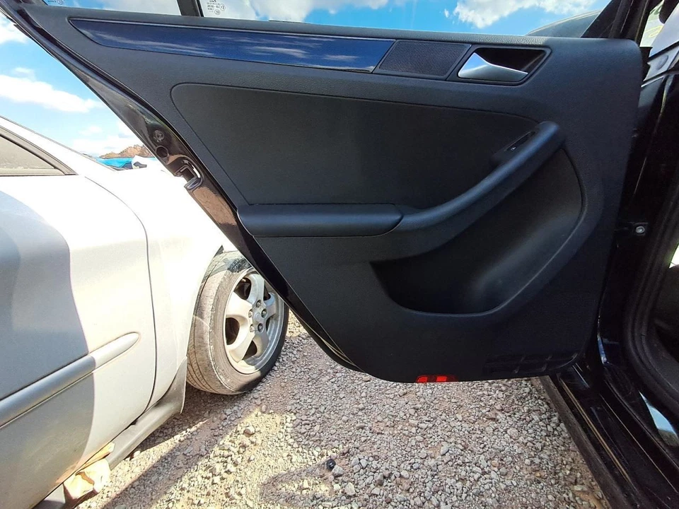 Alternator Fits 16-19 BEETLE 2652850 - Image 2 of 4