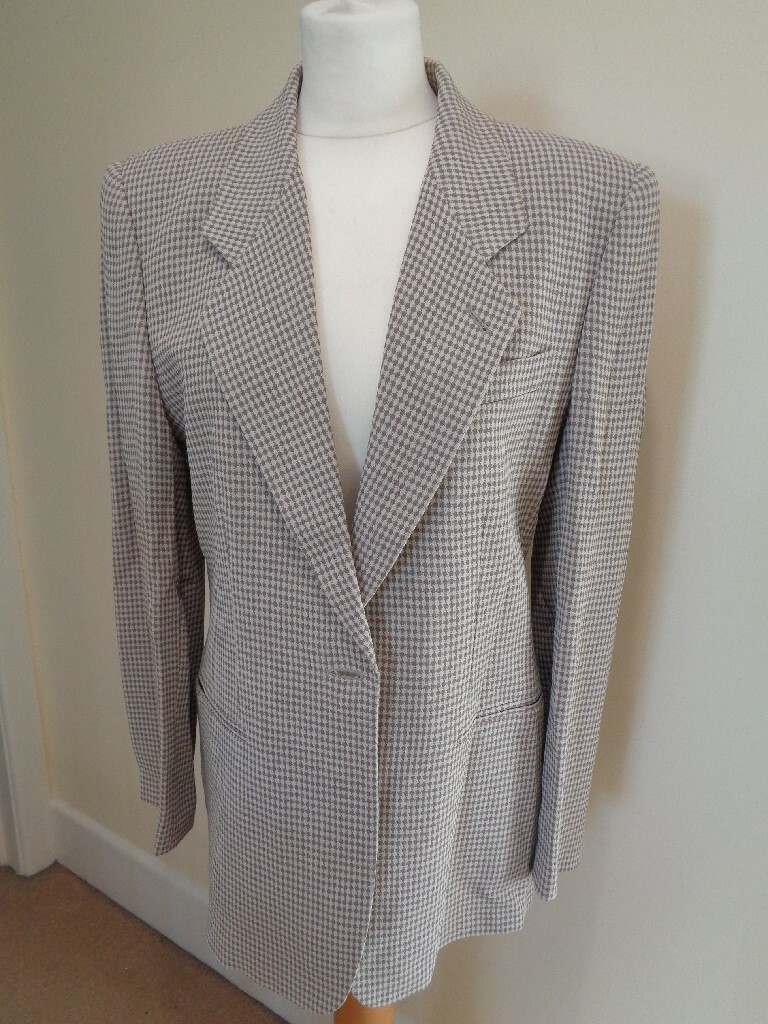 Picture 1 of 6