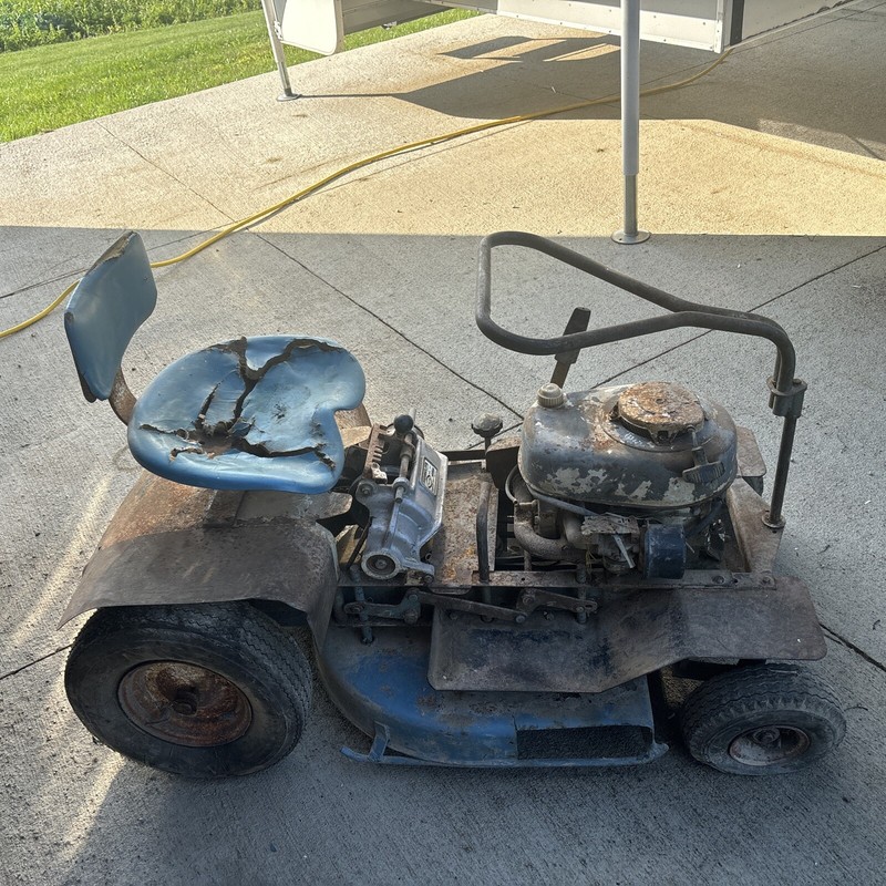 Homelite Yard Trac Model YTD -6 Riding Lawn Mower