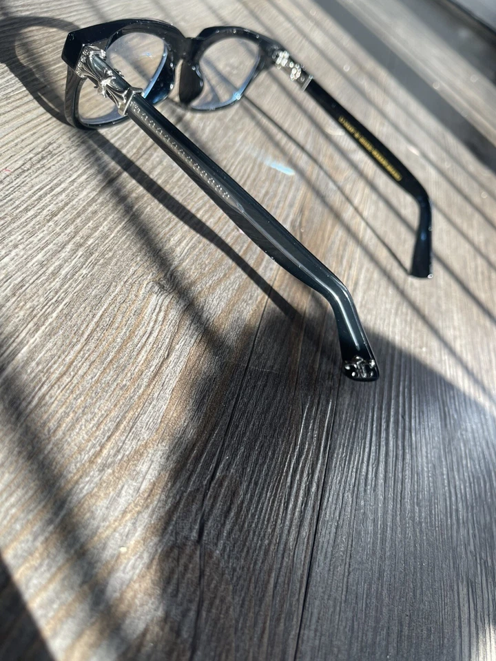 AUTÉNTICAS Gafas Cromadas Estilo Corazón Cruz Daga Negras Foto 2 de 4