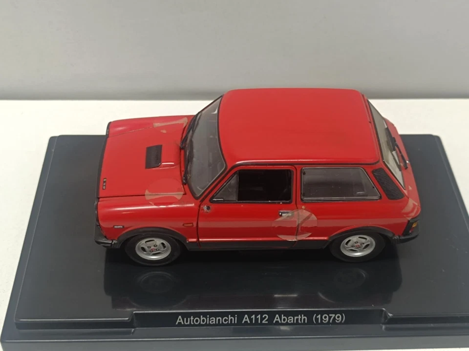 Autobianchi A112 Abarth 70hp 1979 Red Rosso - Leo Models Auto Vintage 1:24 Usato - Immagine 4 di 4