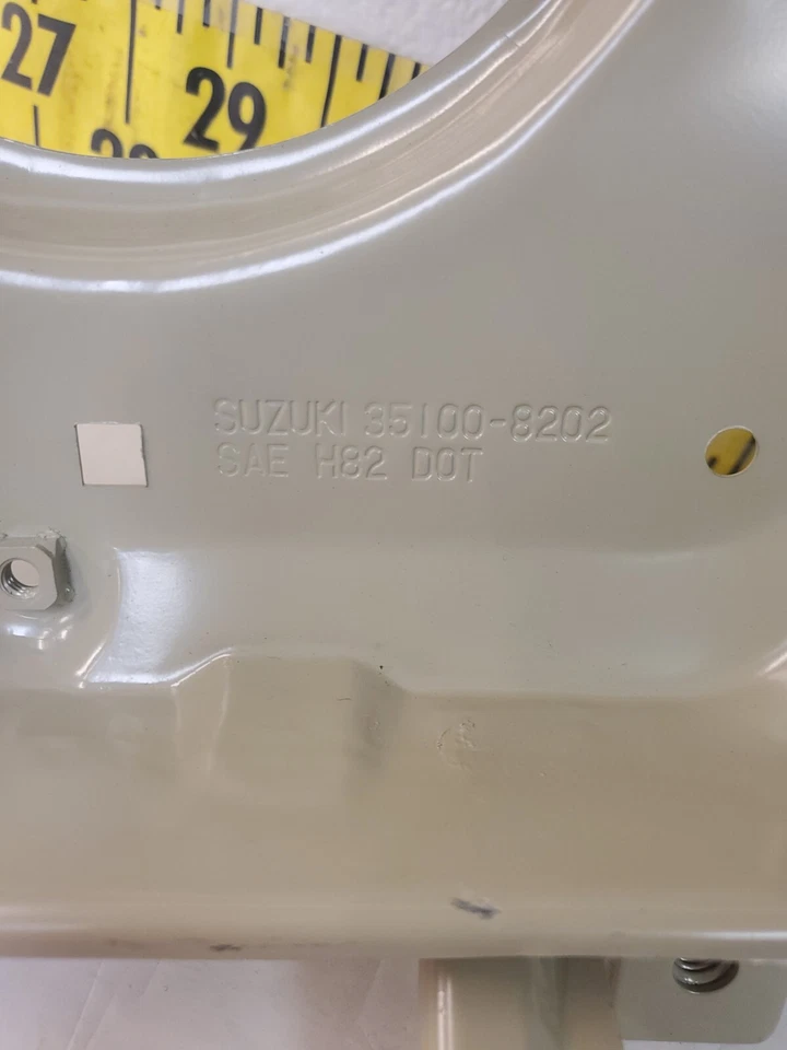 1985-88 Chevrolet Sprint/swift RH панель фары корпус 96052416 (SVM138) - Изображение 3 из 4