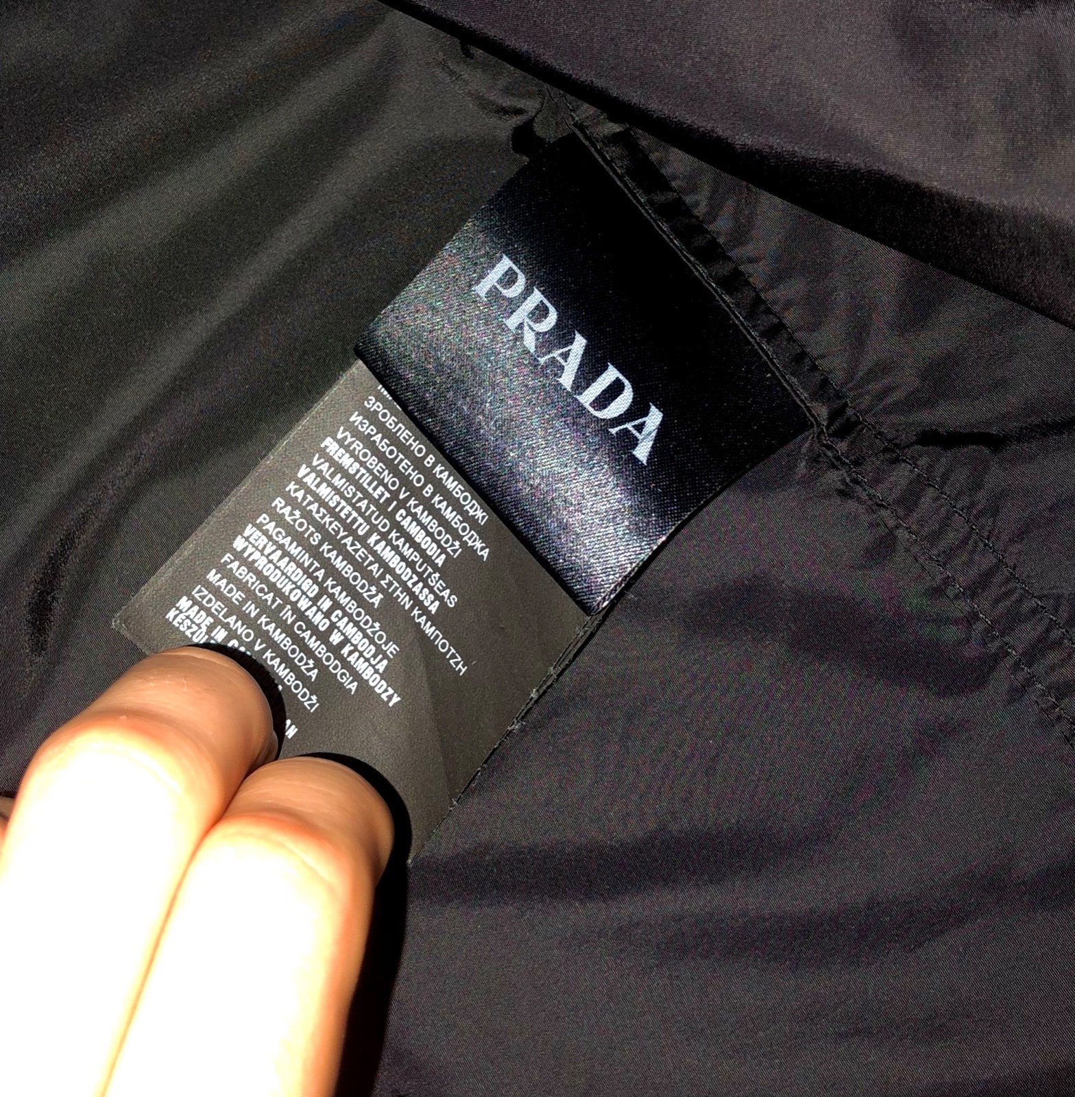 Authentic Prada Nylon Lightweight Waterproof Over… - image 4