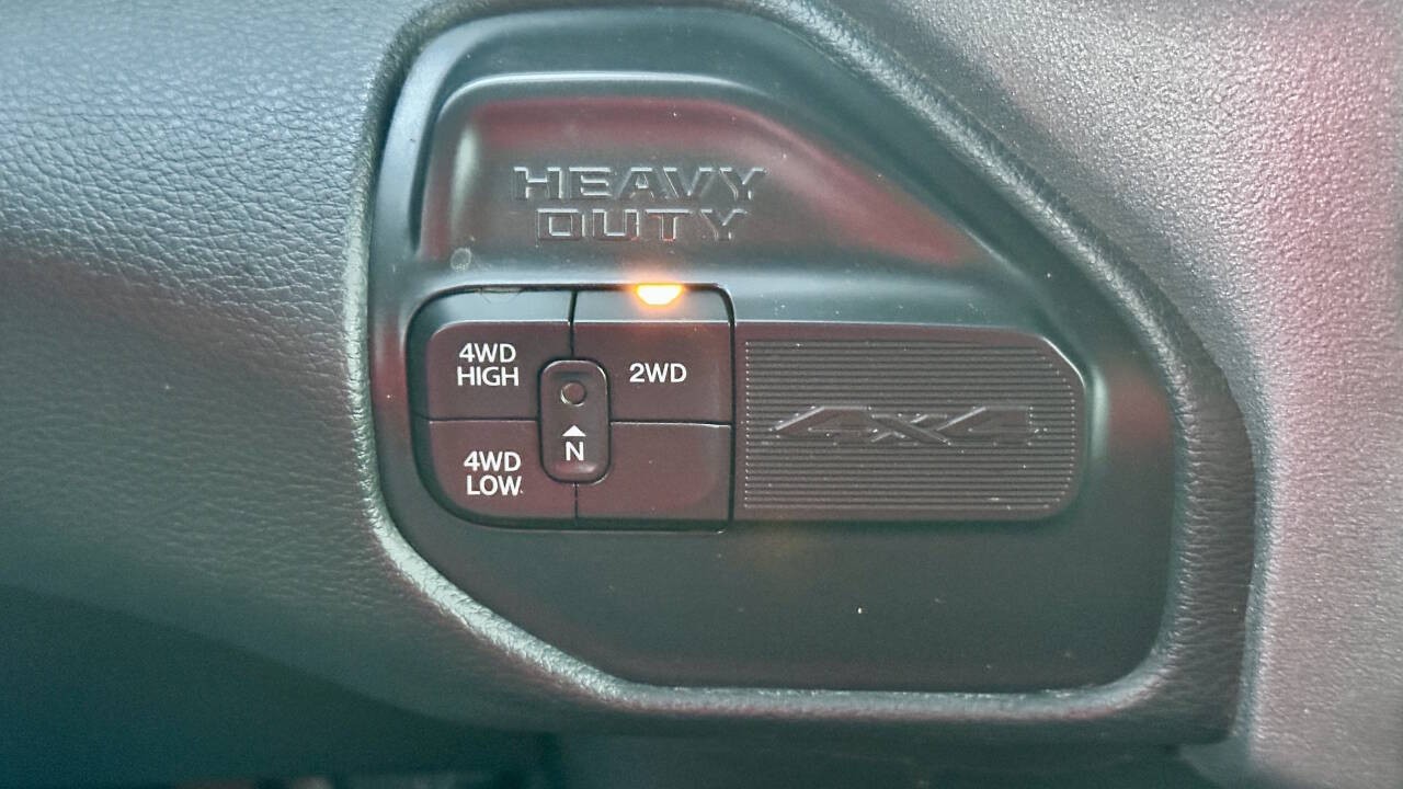 2022 Ram 2500 Tradesman 4x4 4dr Crew Cab 8 ft. LB Pickup thumbnail 29