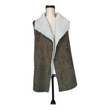 Madison & Lola Faux Shearling Green Vest, Soft Open Front Size L