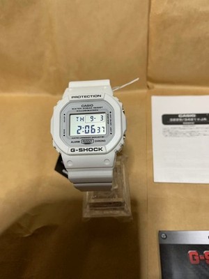 CASIO G-SHOCK DW-5600MW-7DR White