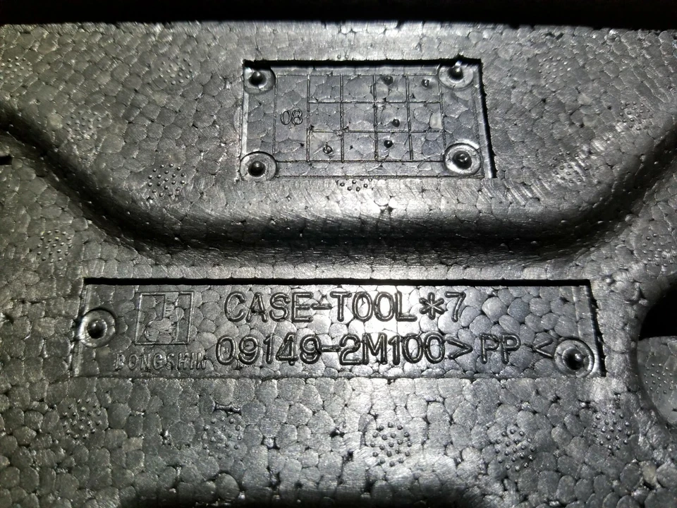 10-16 Genesis Coupe Spare Tire Jack Tow Hook Case OEM - Imagem 3 de 4