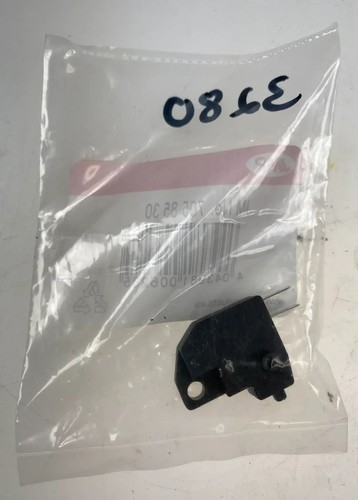 Original JMP brake light switch for Suzuki GSR - Picture 2 of 2