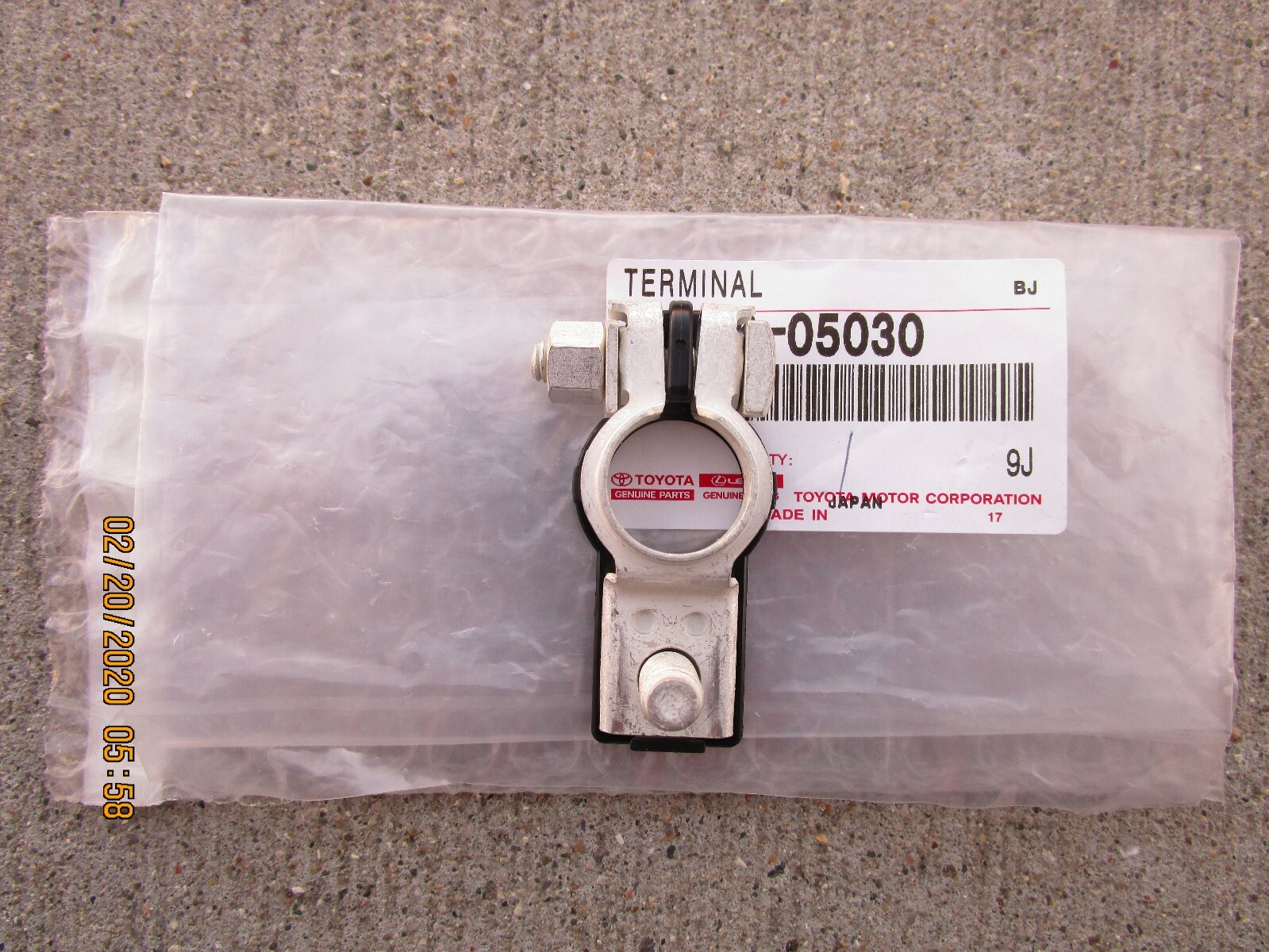 FITS 81 88 TOYOTA COROLLA POSITIVE BATTERY TERMINAL CONNECTOR OEM