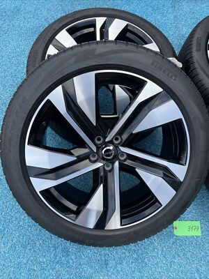 2018-2023 Volvo XC40 20” Wheels and Tires Pirelli 245/45R20 Date