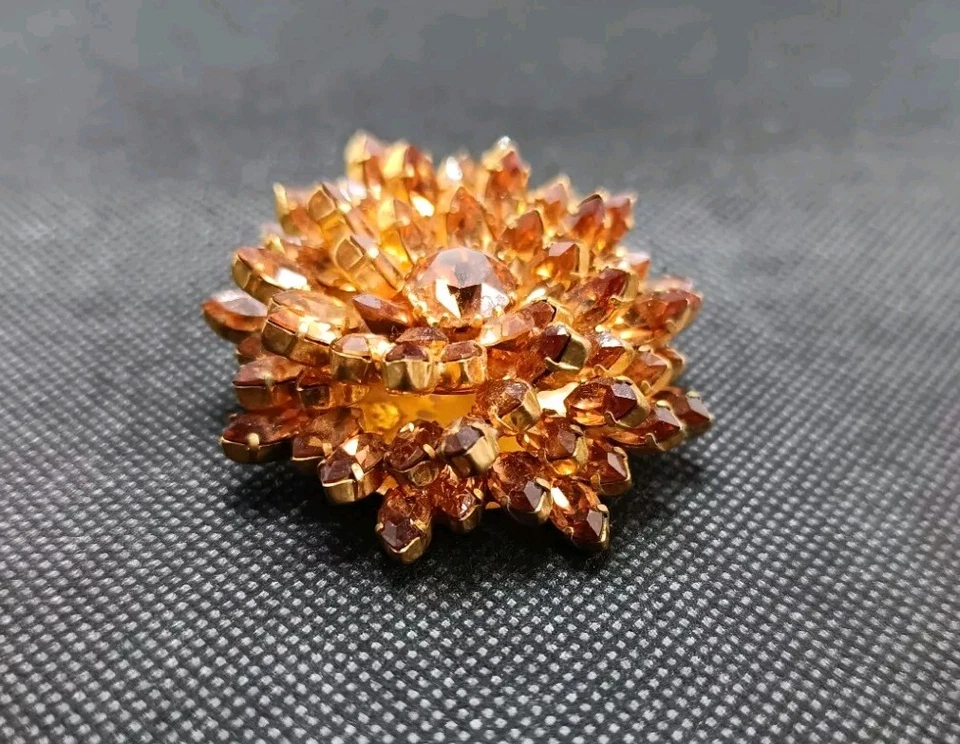 Broche prendedor vintage austriaco cristal ahumado tono dorado firmado y marca Fischland Foto 3 de 4