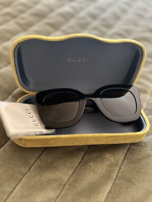 Gucci GG0208S Cat Eye Women display picture 1