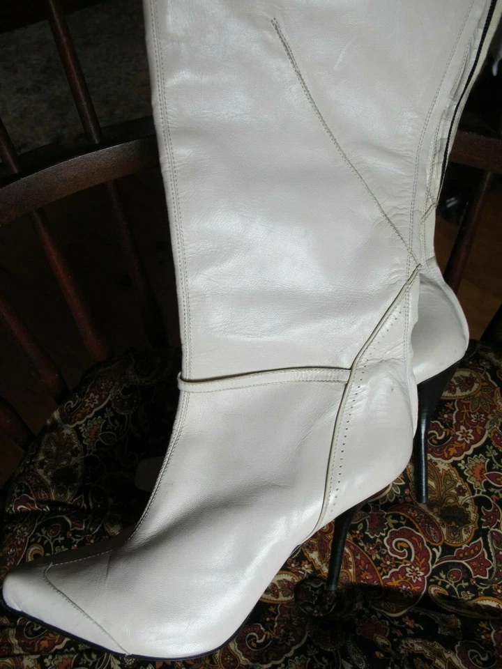 CoSTUME NATIONAL Pointy Toe Stiletto White Leather Boots Zip Sz 38 Vintage - Image 2 of 4