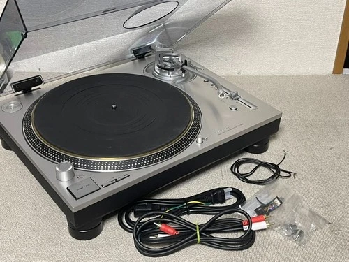 Technics SL-1200G Silver with Power/Audio Cable and Ground Wire Tested & Working