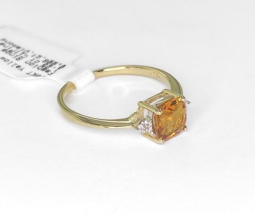 Anillo de oro amarillo de 10 k con detalles de diamantes citrinos de corte cojín de 1,25 quilates y 6 mm talla 7 - Imagen 2 de 2