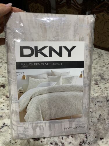 DKNY Motion Oatmeal F/Queen Comforter Cover & Two Standard Shams! Brand Brand! - Picture 4 of 12