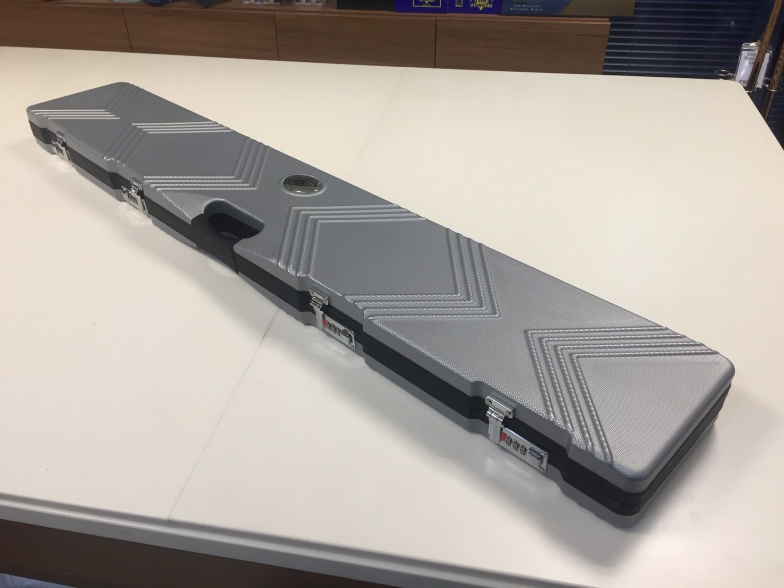 Zilver O'min Snooker Pool 3 4 Cue Case-Holds Up 3 cues extensies -Lockable Zilver O'min Snooker Pool 3 4 Cue Case-Holds Up 3 cues extensies -Lockable