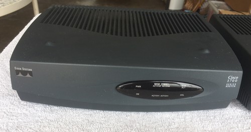 Dos enrutadores con cable Cisco 1720 sin tarjetas - Imagen 2 de 5