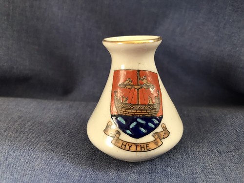 Crested China. Hythe. 2 Items. Upton Bros Folkestone . (TOTS) - Picture 4 of 5
