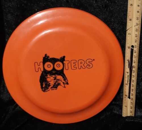 Hooters Owl Frisbee Flying Disc RARE