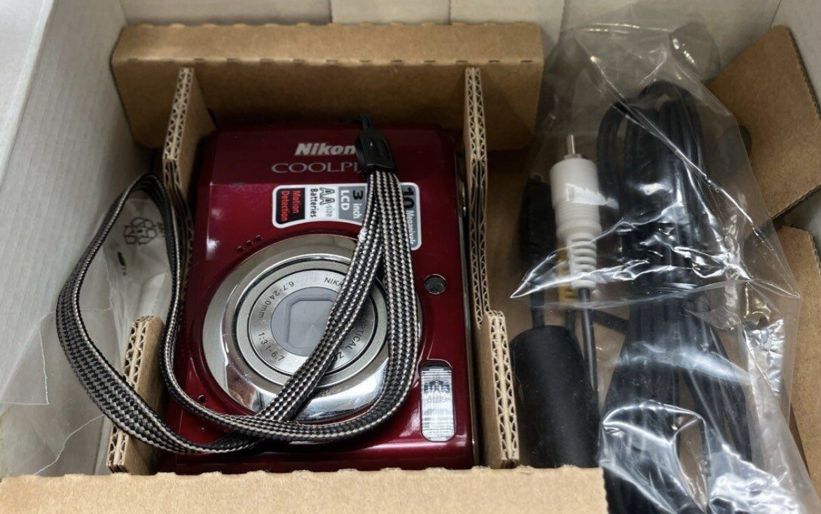 Nikon COOLPIX L20 10.0MP Digital Camera - Deep red for sale