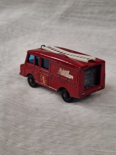 Vintage Matchbox No. 57 Land Rover Fire Truck Made in England by Lesney - Picture 4 of 7