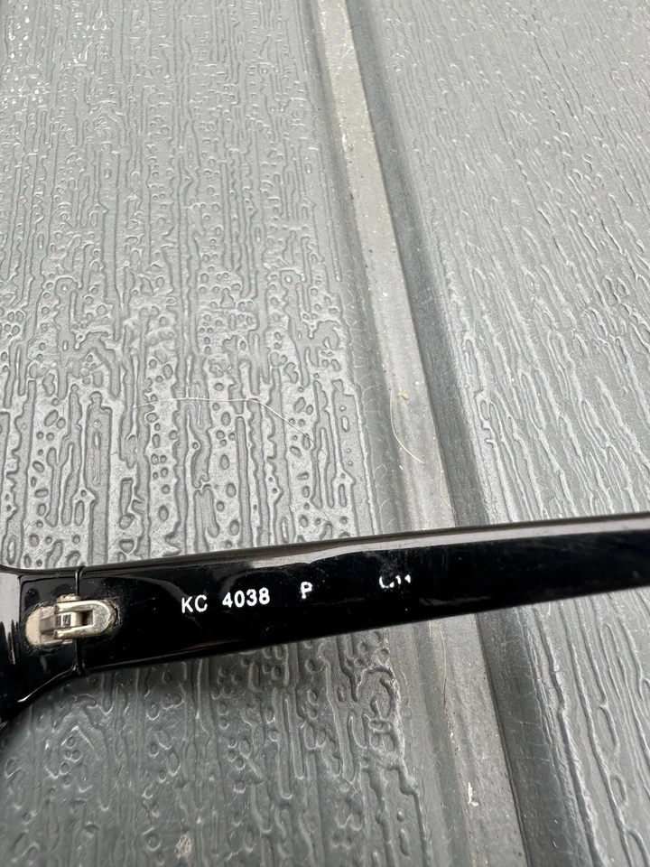 Gafas de sol ovaladas vintage Kenneth Cole New York KC4038 - negras con borde marrón Foto 3 de 4