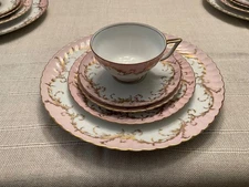 VTG Royal Tettau Elegance Rose w/Gold Trim 5-Piece Place Setting NOS