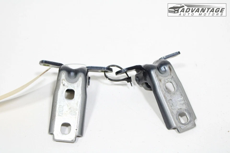 2010-2024 CHEVROLET CAMARO FRONT RIGHT SIDE UPPER & LOWER DOOR HINGE SET OEM - Image 3 of 4