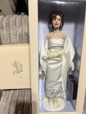 Franklin Mint Jackie Kennedy Doll with 12 full outfits and wardrobe case