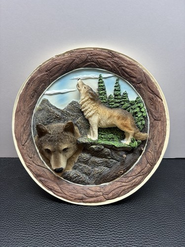 3D Relief Wolf Collector Plate Resin Howling Wild Animal Decorative