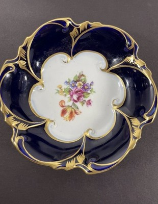 JLMenau Graf Von Henneberg Porzellan Echt Kobalt Scalloped GoldTrimFloral Bowl