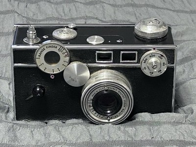 Vintage Argus C3 35mm Rangefinder Camera with Coated Cintar 50mm f3.5 3.5/50Lens