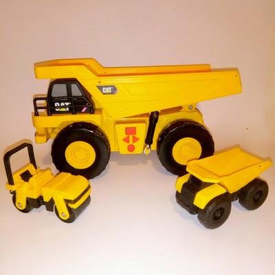 cat big builder dump truck