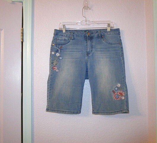 d. Jeans Embroidered Denim Shorts Size 12 P Bermuda Stretch Modest Boho Festival