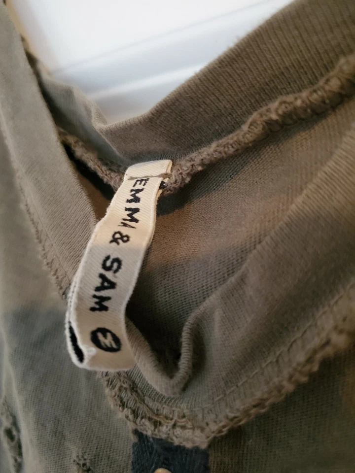 Camisa Emma & Sam LF Stores Verde con Detalle de Recorte Talla Mediana Foto 4 de 4