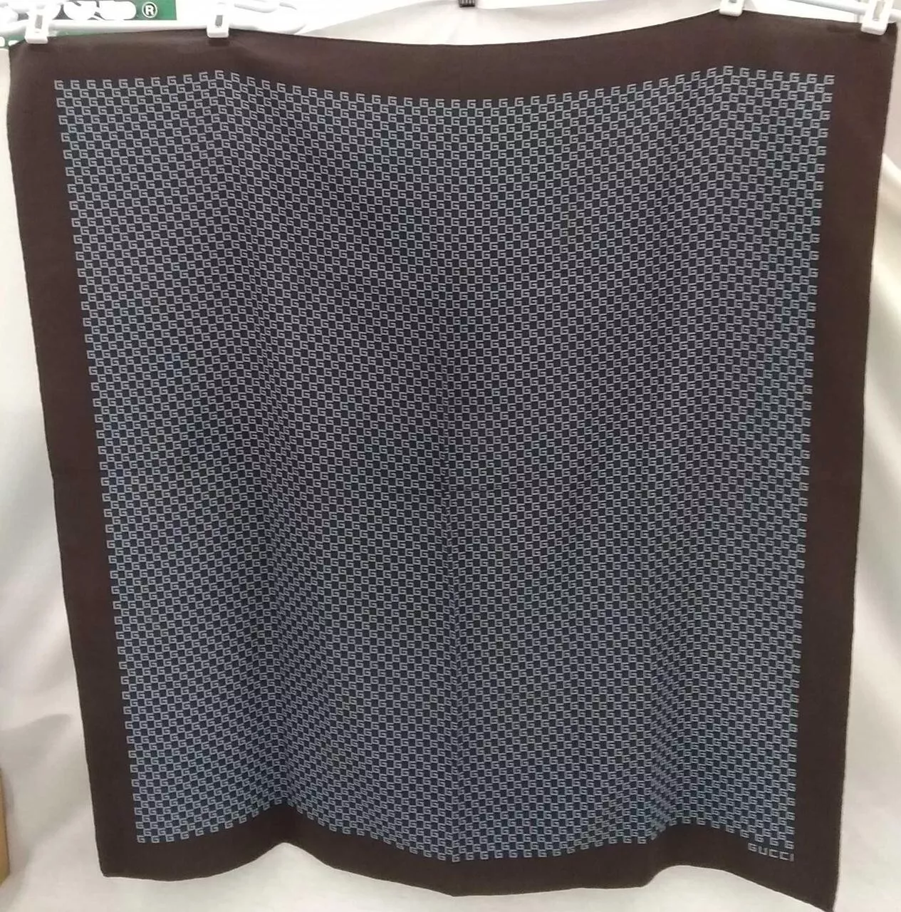 Écharpe GUCCI env. 33,5 pouces x 33,5 pouces 85 cm x 85 cm d'occasion du Japon