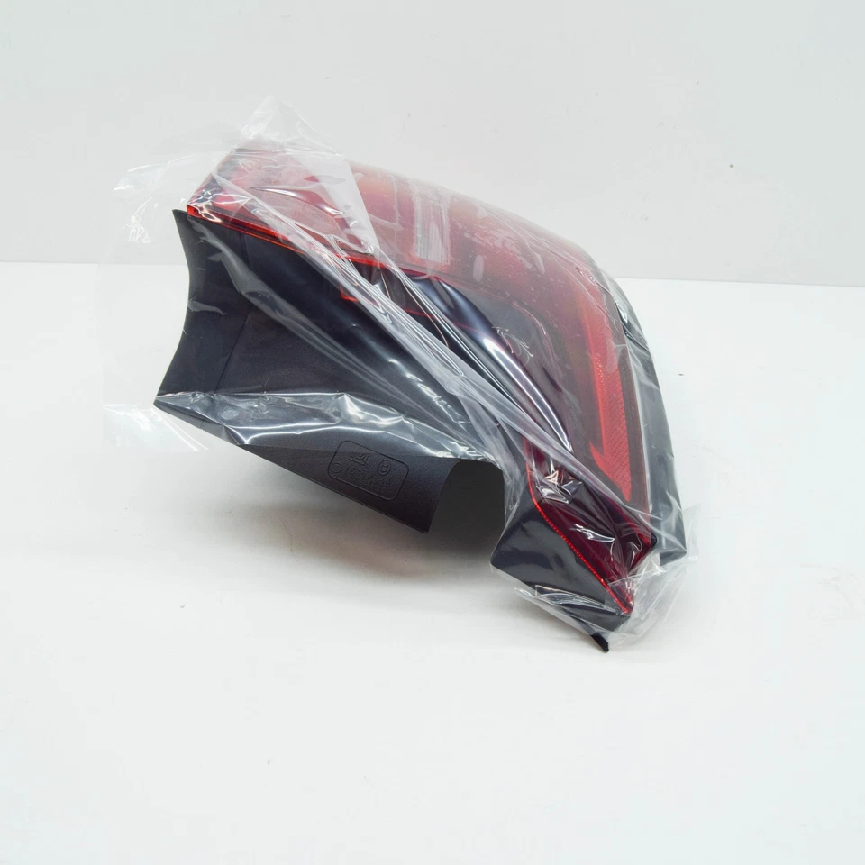 For Volvo S90 2019-2024 Right LED Rear Tail Light Lamp 31698713 Red 1PCS - Image 4 of 4