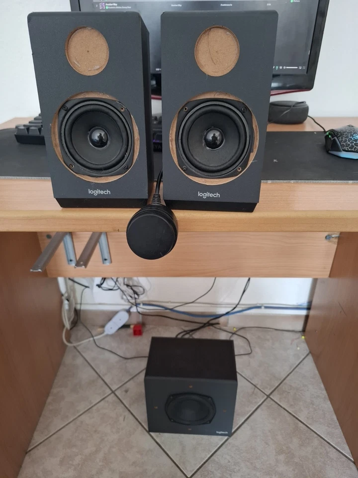 Logitech Z333 - Immagine 3 di 4