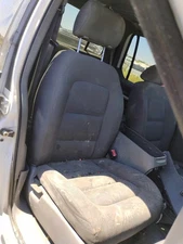 01-02 Explorer Front Seat 4 Dr Sport Trac manual RH cloth w/o lumbarDar