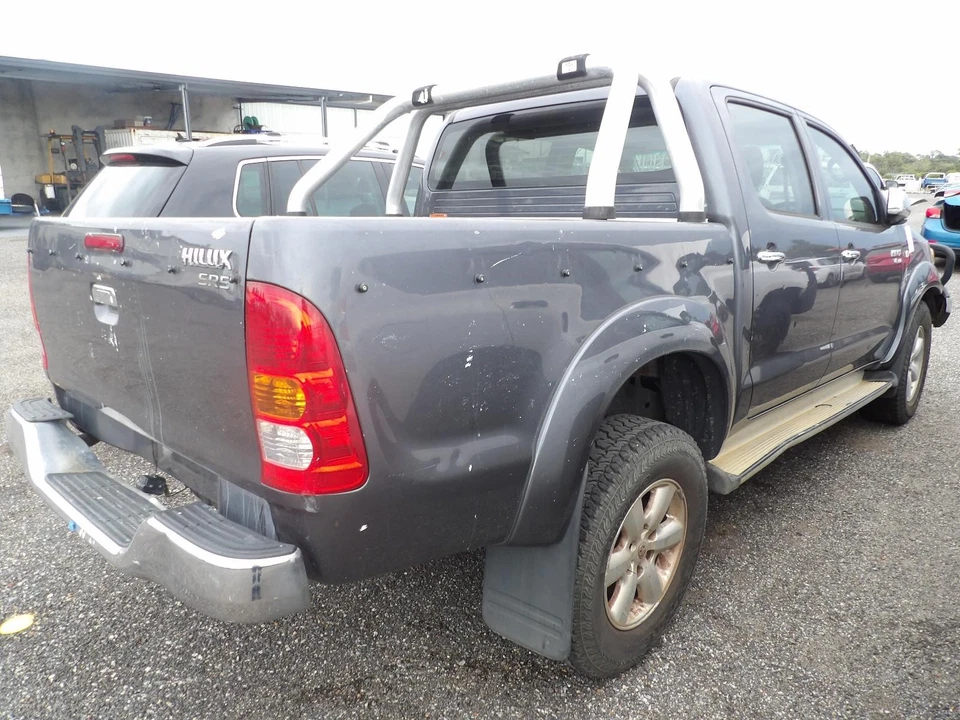 TOYOTA HILUX 02/2005-09/2010 SEAT RIGHT FRONT NON AIRBAG TYPE CLOTH GREY  - image 4 of 4