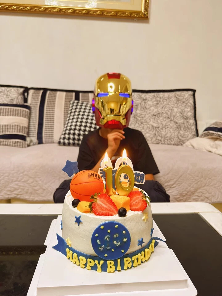 Regalo de cumpleaños para niños 1:1 Iron Man MK5 Casco Jarvis Control por voz Usable Foto 2 de 4