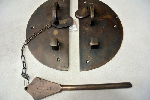 Large handle pull solid aged brass old style DOOR heavy 18cm catch latch B - Picture 3 of 5
