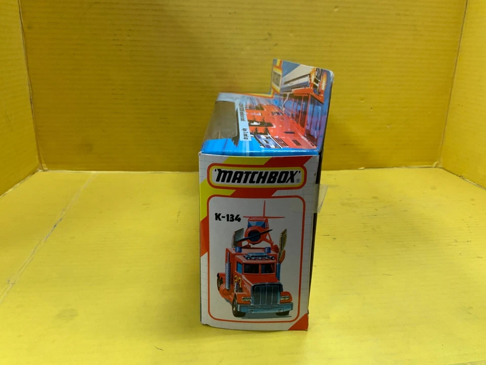 Matchbox K-134 Peterbilt Fire Spotter Plane Transporter - Image 3 of 4