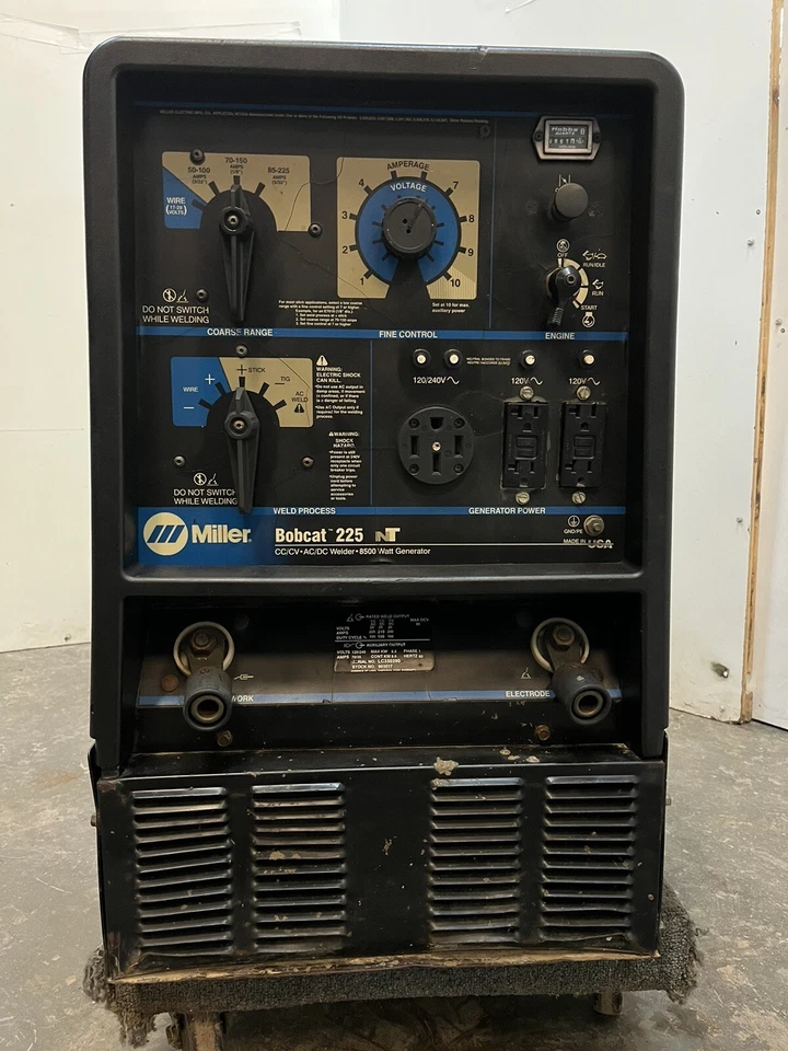 Miller Bobcat 225 NT Welder Generator 20 HP Engine 225 Amps 8500 Watts - Image 3 of 4