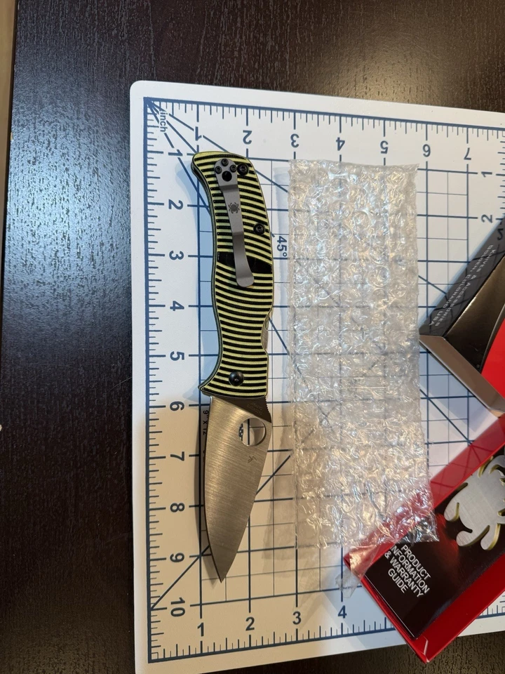 Spyderco Caribbean C217GP G10 Mango/Lc200N Hoja Acero Foto 2 de 4